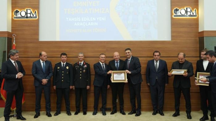 İşadamı Bilal Çeker'den Emniyet ve Jandarma'ya araç desteği